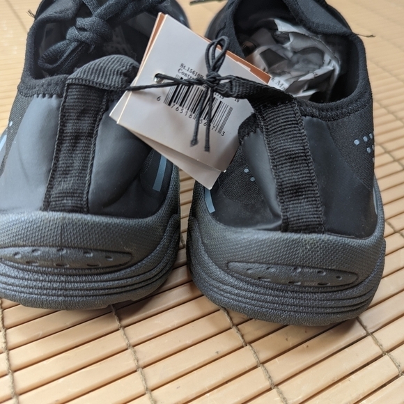 Norty unisex sz 10 water, Fisherman, beach, drainage shoes. New with tags. 310pm - Picture 10 of 13